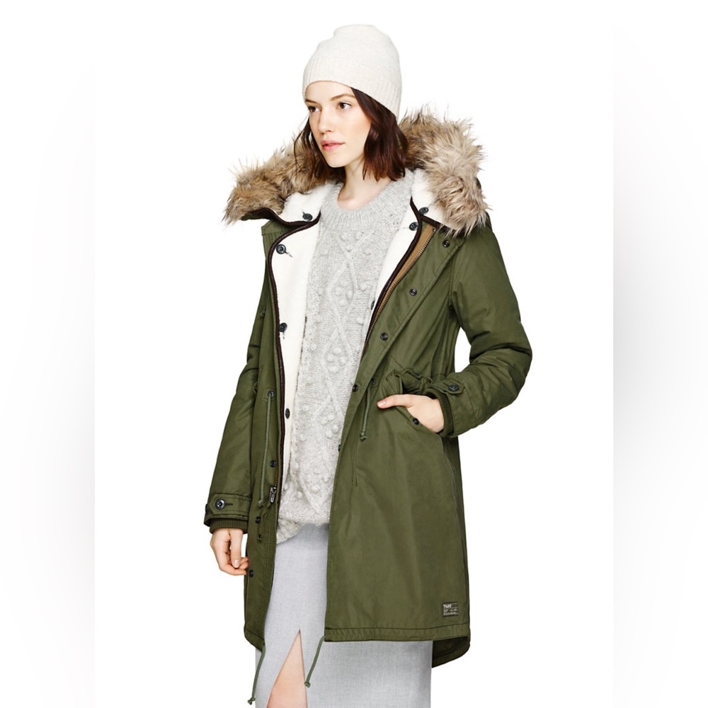 Aritzia TNA Britannia Parka Water Repellent Jacket Fleece Lined Army Green XXS